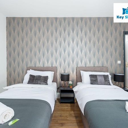 Five Bedroom Spacious Modern House By Keysleeps Short Lets Workington Lake District Beach Bagian luar foto