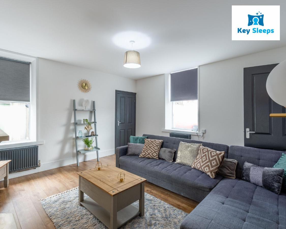 Five Bedroom Spacious Modern House By Keysleeps Short Lets Workington Lake District Beach Bagian luar foto
