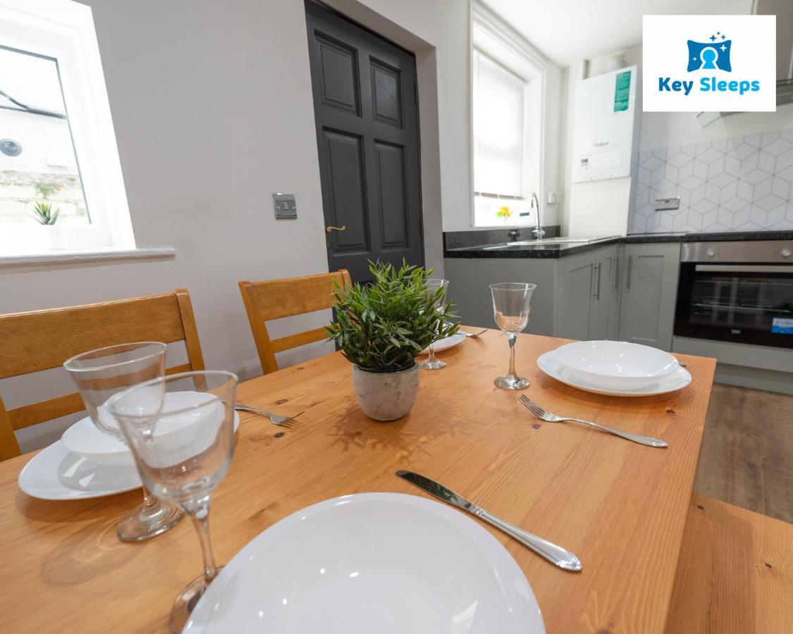 Five Bedroom Spacious Modern House By Keysleeps Short Lets Workington Lake District Beach Bagian luar foto