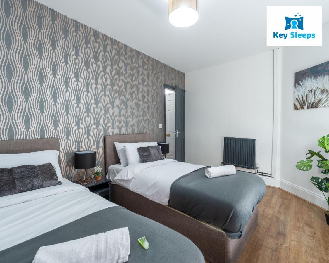 Five Bedroom Spacious Modern House By Keysleeps Short Lets Workington Lake District Beach Bagian luar foto