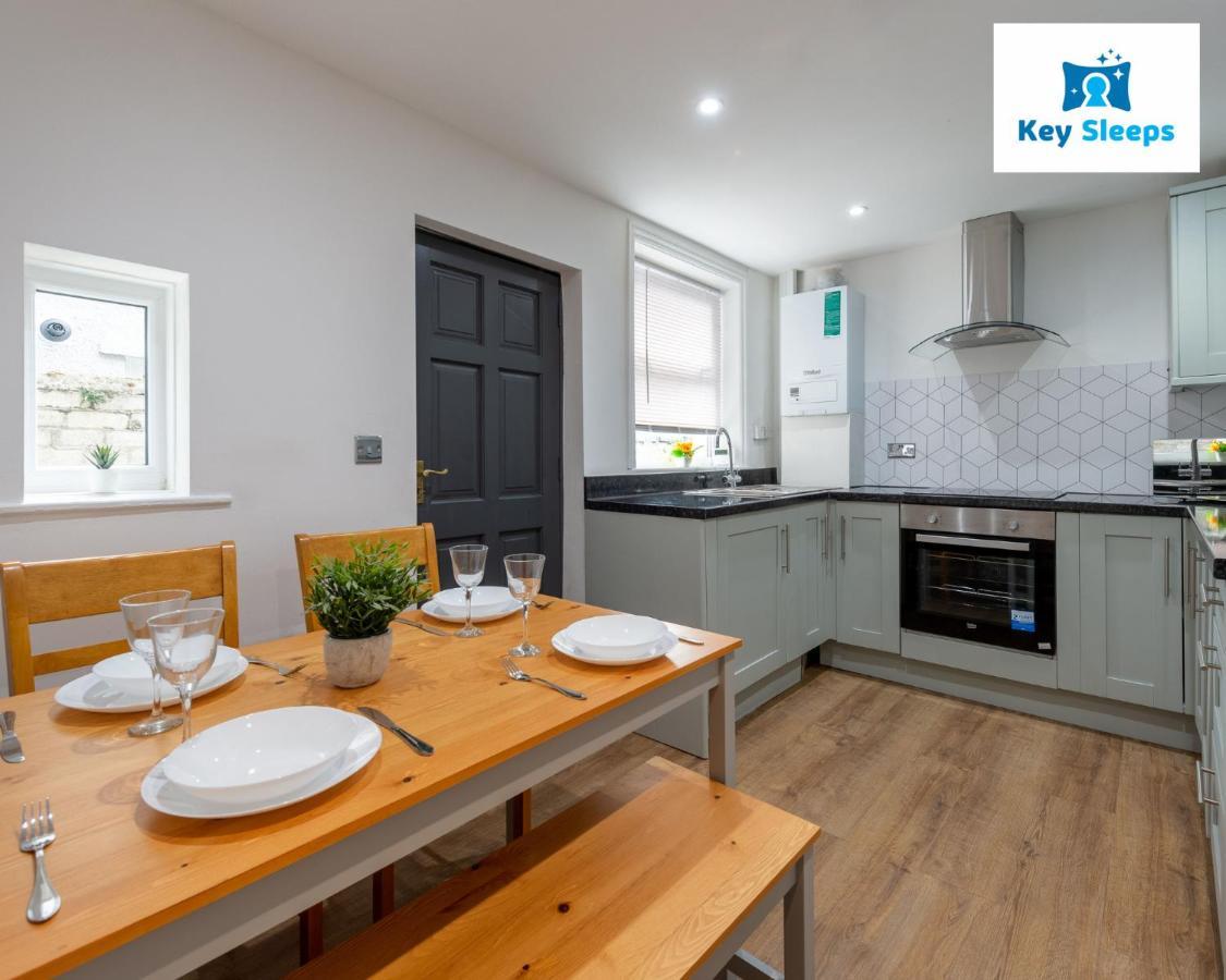 Five Bedroom Spacious Modern House By Keysleeps Short Lets Workington Lake District Beach Bagian luar foto