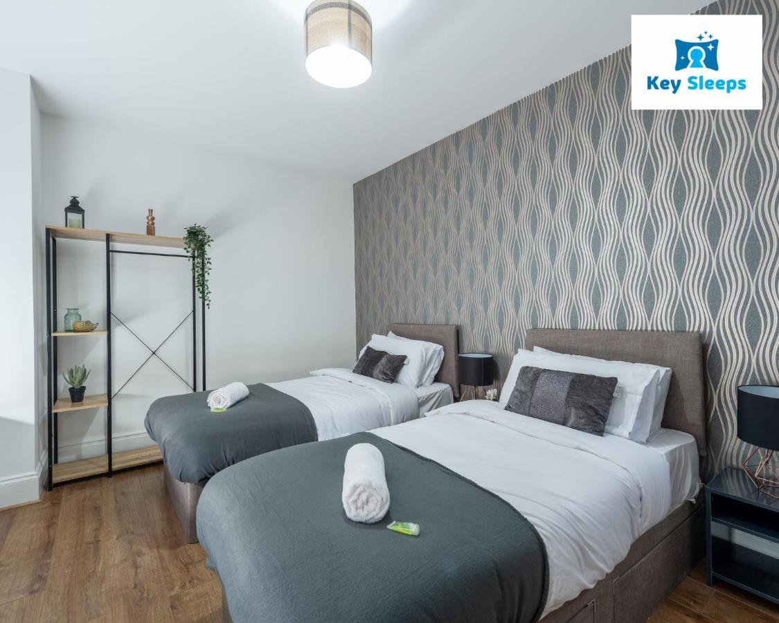 Five Bedroom Spacious Modern House By Keysleeps Short Lets Workington Lake District Beach Bagian luar foto