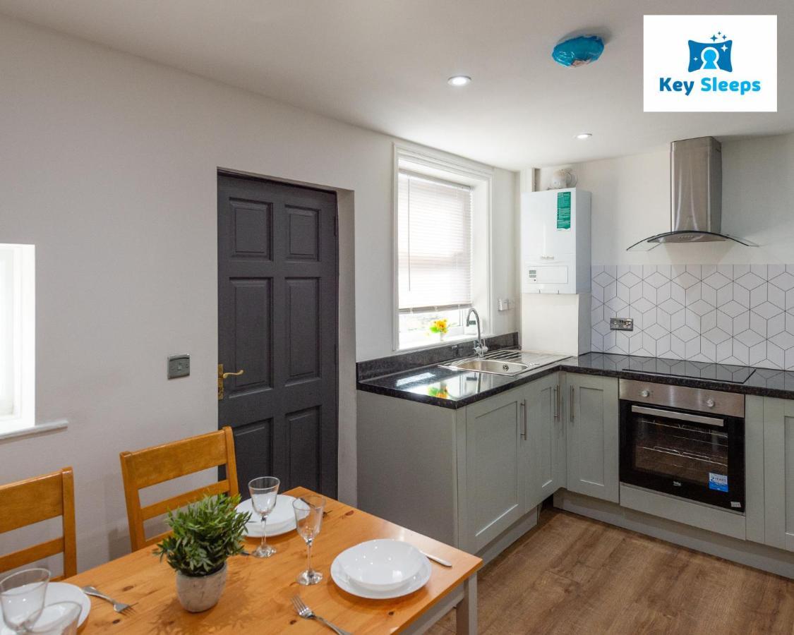 Five Bedroom Spacious Modern House By Keysleeps Short Lets Workington Lake District Beach Bagian luar foto