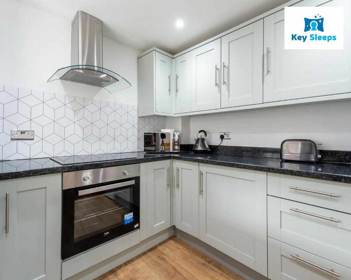Five Bedroom Spacious Modern House By Keysleeps Short Lets Workington Lake District Beach Bagian luar foto